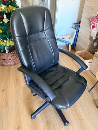 Sillón de piel negro