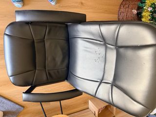 Sillón de piel negro