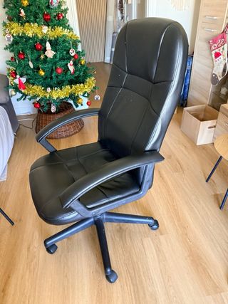 Sillón de piel negro