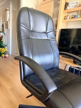 Sillón de piel negro