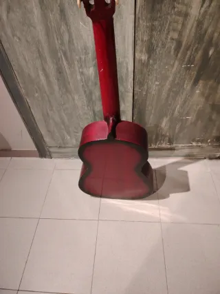 Guitarra Española Roja Hecha a Mano