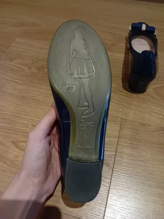 Zapatos Hispanitas charol azul T.37