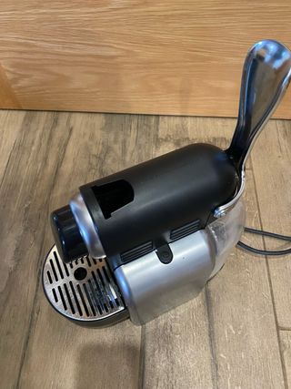 Cafetera Nespresso DeLonghi Essenza Automatic