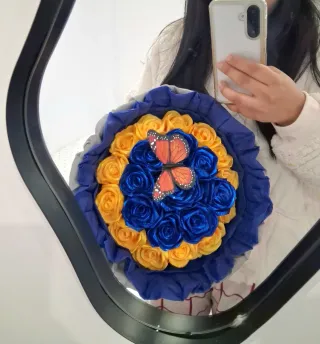 Ramo de 22 Rosas Decorativas