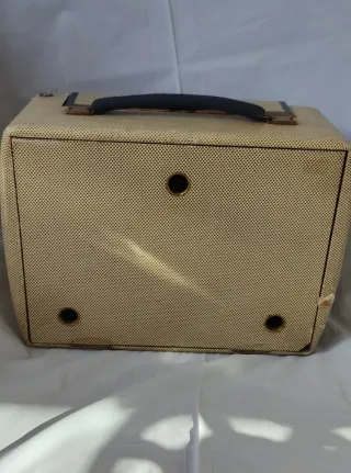 Radio antigua válvulas.