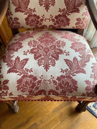 Butaca clásica de madera y tela