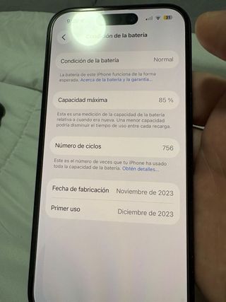 iPhone 15 Negro/Gris 85% Batería