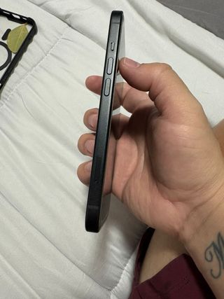 iPhone 15 Negro/Gris 85% Batería