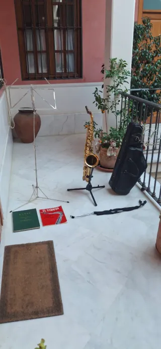 Saxofón Tenor Alemán - Buen Estado