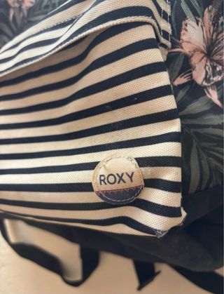 Mochila Roxy Floral y Rayas