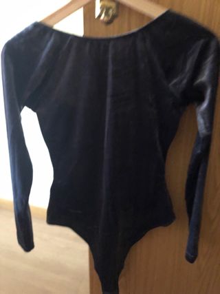 Body gris terciopelo escote fruncido