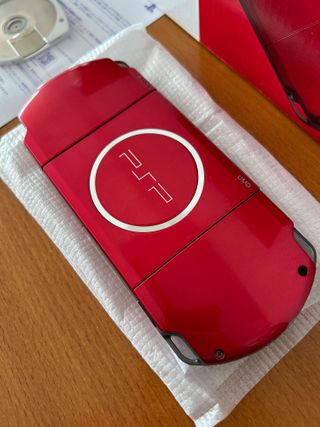 PSP 3000 Radiant Red Carnival EDICION LIMITADA