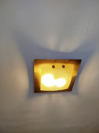 Lámparas de techo dorada y blanca