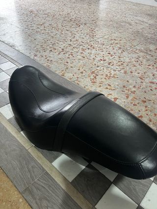 Asiento Harley Dyna Super Glide 2004