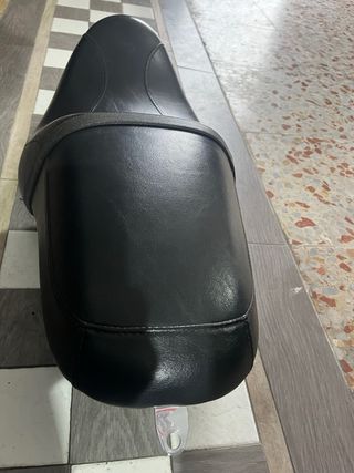 Asiento Harley Dyna Super Glide 2004