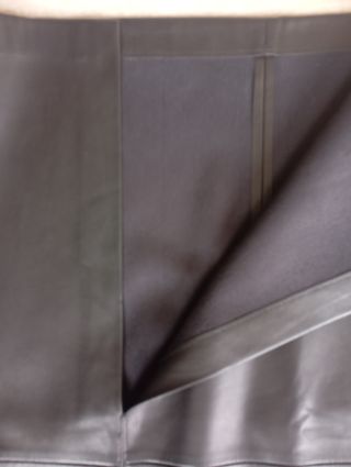 Falda midi efecto piel Mango Talla L