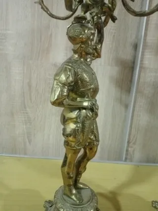 Preciosos candelabros de bronce