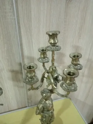 Preciosos candelabros de bronce