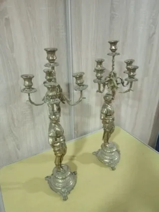 Preciosos candelabros de bronce