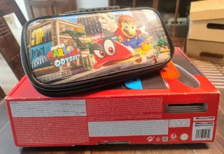 Nintendo Switch con estuche