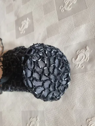 Bolso de fiesta negro con abalorios