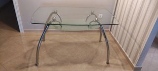 Mesa de cristal y 4 sillas