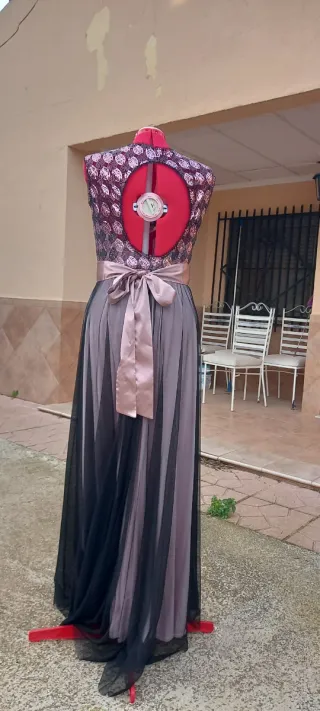 Vestido de fiesta largo negro y rosa