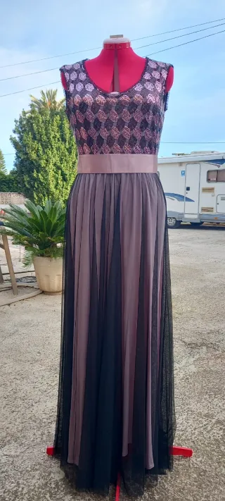 Vestido de fiesta largo negro y rosa