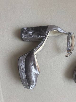 Zapatos de tacón terciopelo gris
