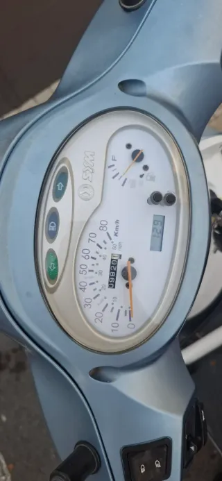 Moto SYM Fiddle III Azul y Blanca