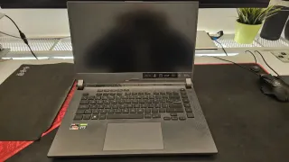 Portatile da gioco Asus Rog Strix G513RM