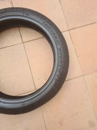 Neumático Dunlop GP Racer 211 120/70 R17