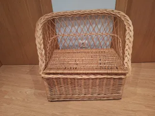 Banco de mimbre con almacenaje