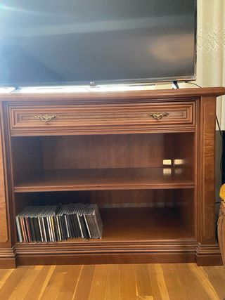 Mueble TV clásico de madera maciza