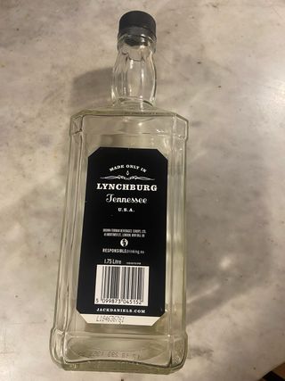 Chapa Vintage Jack Daniels y botella vacia 1,75 lt