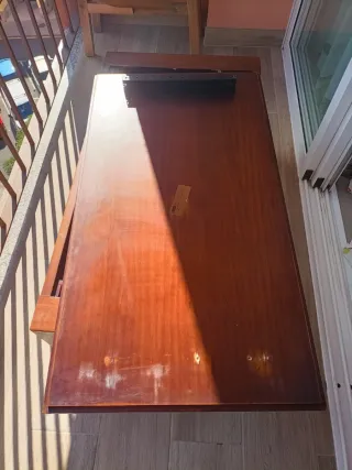 Mesa extensible de madera gruesa