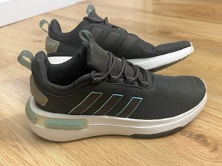 Zapatillas Adidas Negras y Verdes