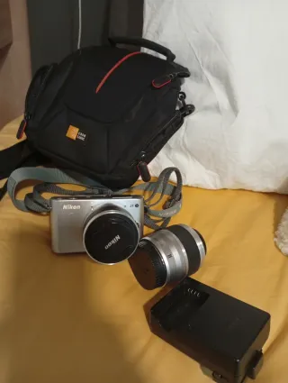 Cámara Nikon J1 Plata + Accesorios