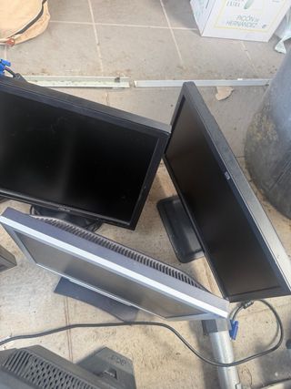 Lote Monitores PC y Teclados