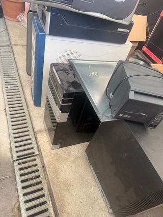 Lote Monitores PC y Teclados