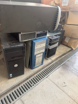 Lote Monitores PC y Teclados