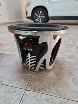 Subwoofer Alphasonik Mayhem de Segunda mano por 600 EUR en