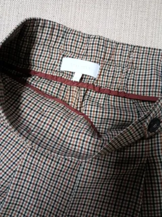 Pantalones de cuadros grises y beige