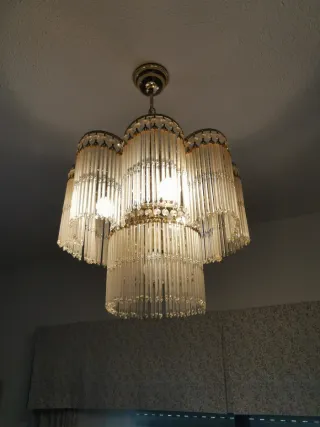 Lámpara de lágrimas dorada y cristal