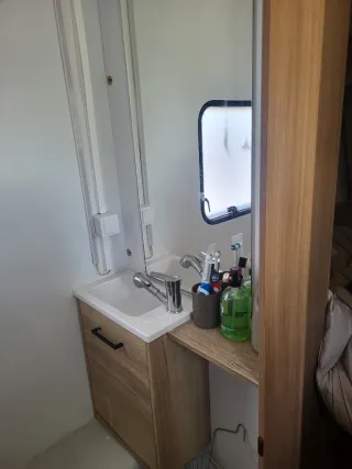 Caravana adria 350L -750kg