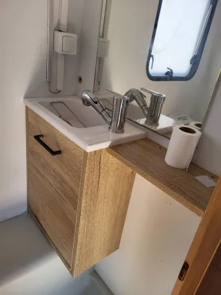 Caravana adria 350L -750kg