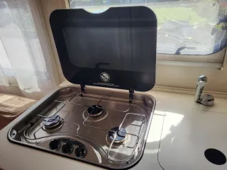 Caravana adria 350L -750kg