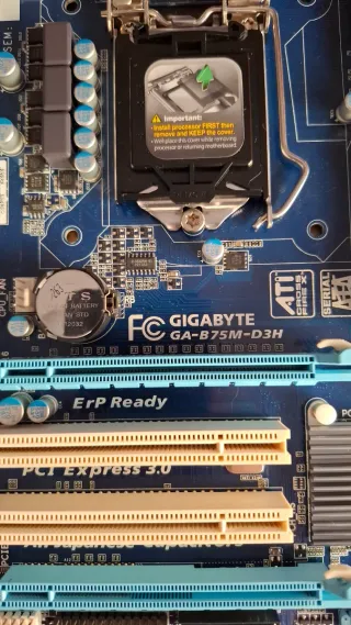 Placa Base Gigabyte  GA-B75M-D3H. Con procesador