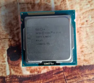 Placa Base Gigabyte  GA-B75M-D3H. Con procesador