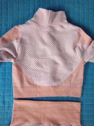 Conjunto deportivo mujer naranja y rosa